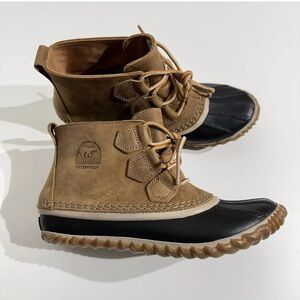 Sorel Tan and Black Rain & Snow Boots Waterproof Design Zise 7
